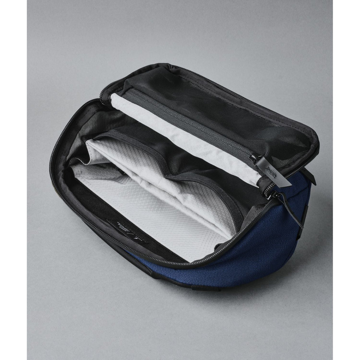 ALPAKA Vertex Pouch Axoflux 600D (Blue)