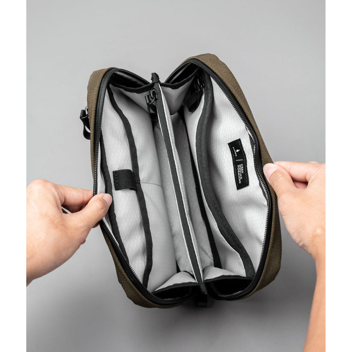 ALPAKA Elements Tech Case Axoflux 600D (Army Green)
