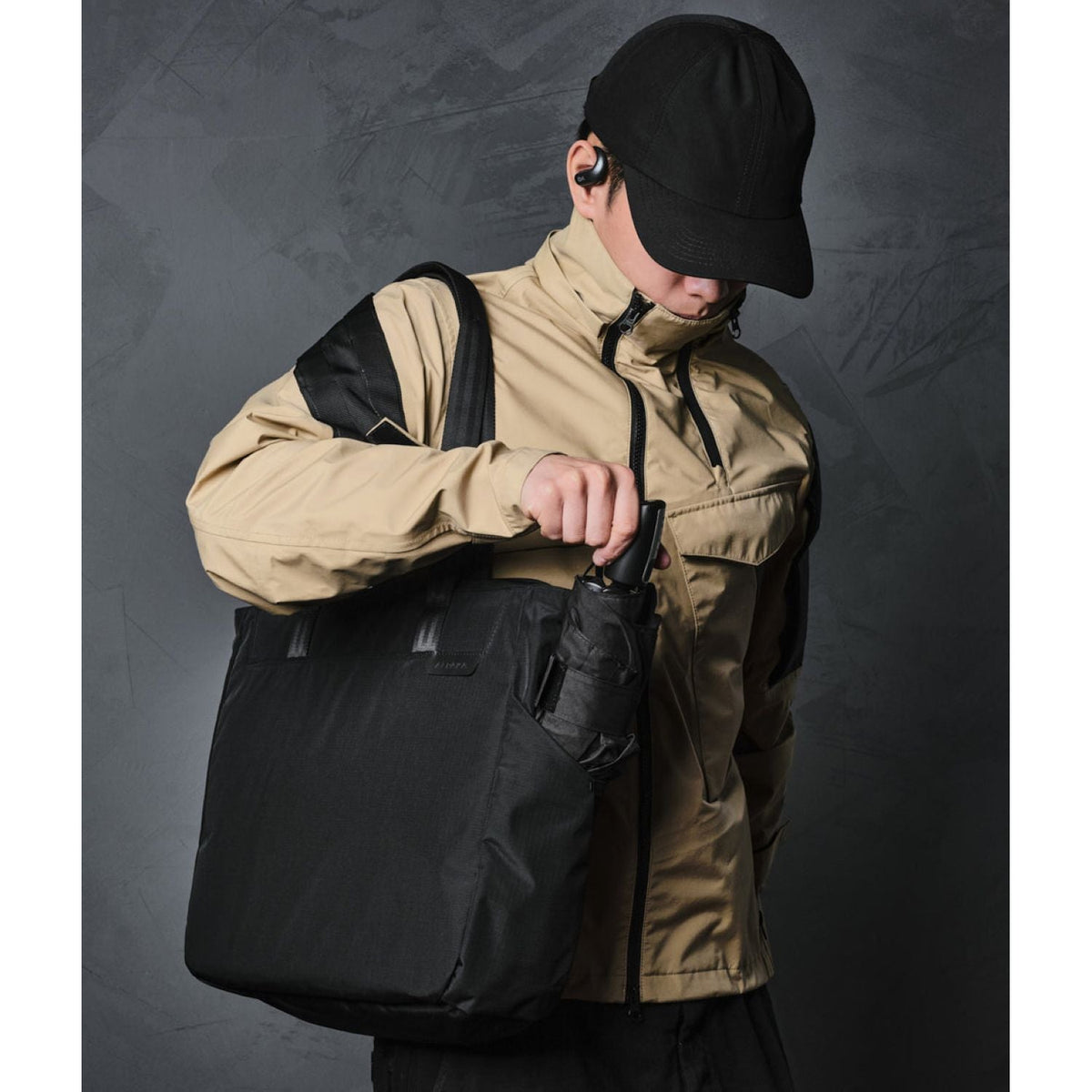 ALPAKA Metro Tote Axoflux 210D (Black)