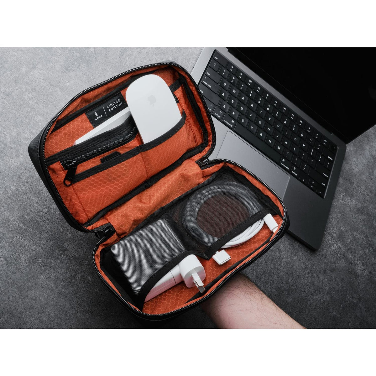 ALPAKA Tech Kit VX21 (Black)