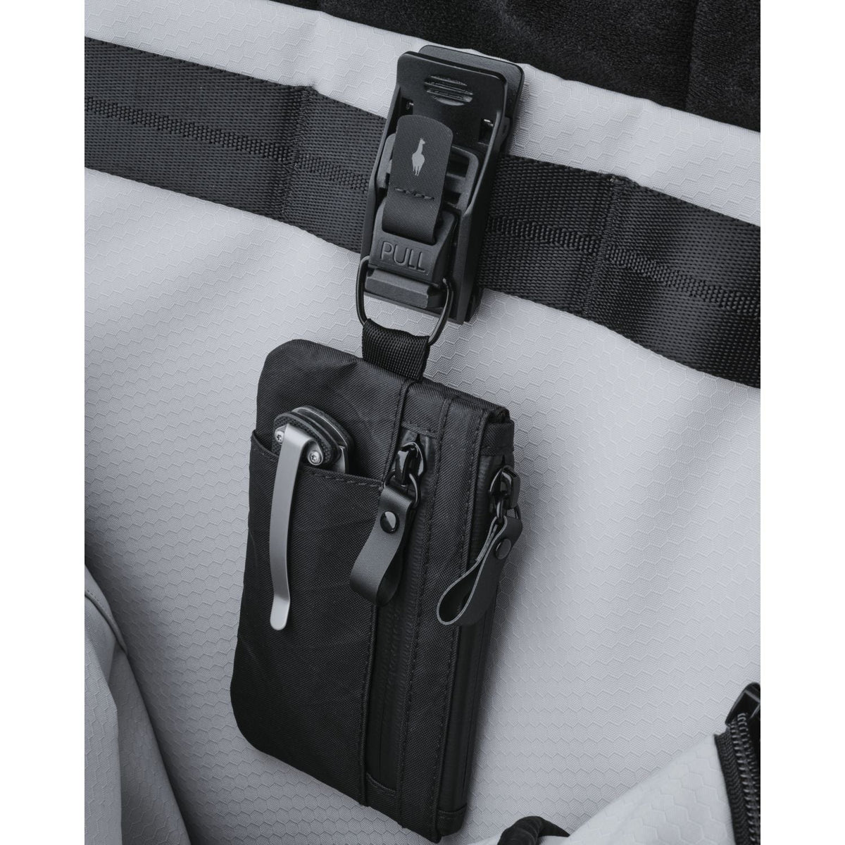 ALPAKA Zip Cardholder X-Pac VX21 (Black)