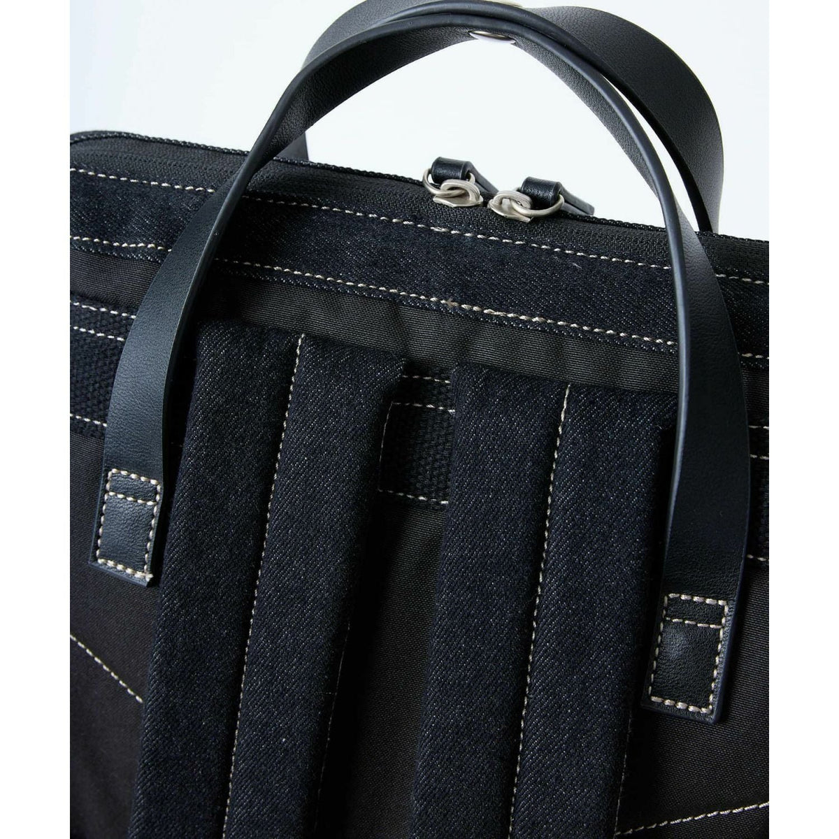 Anello Conny Kuchigane Backpack Slim R (Black)