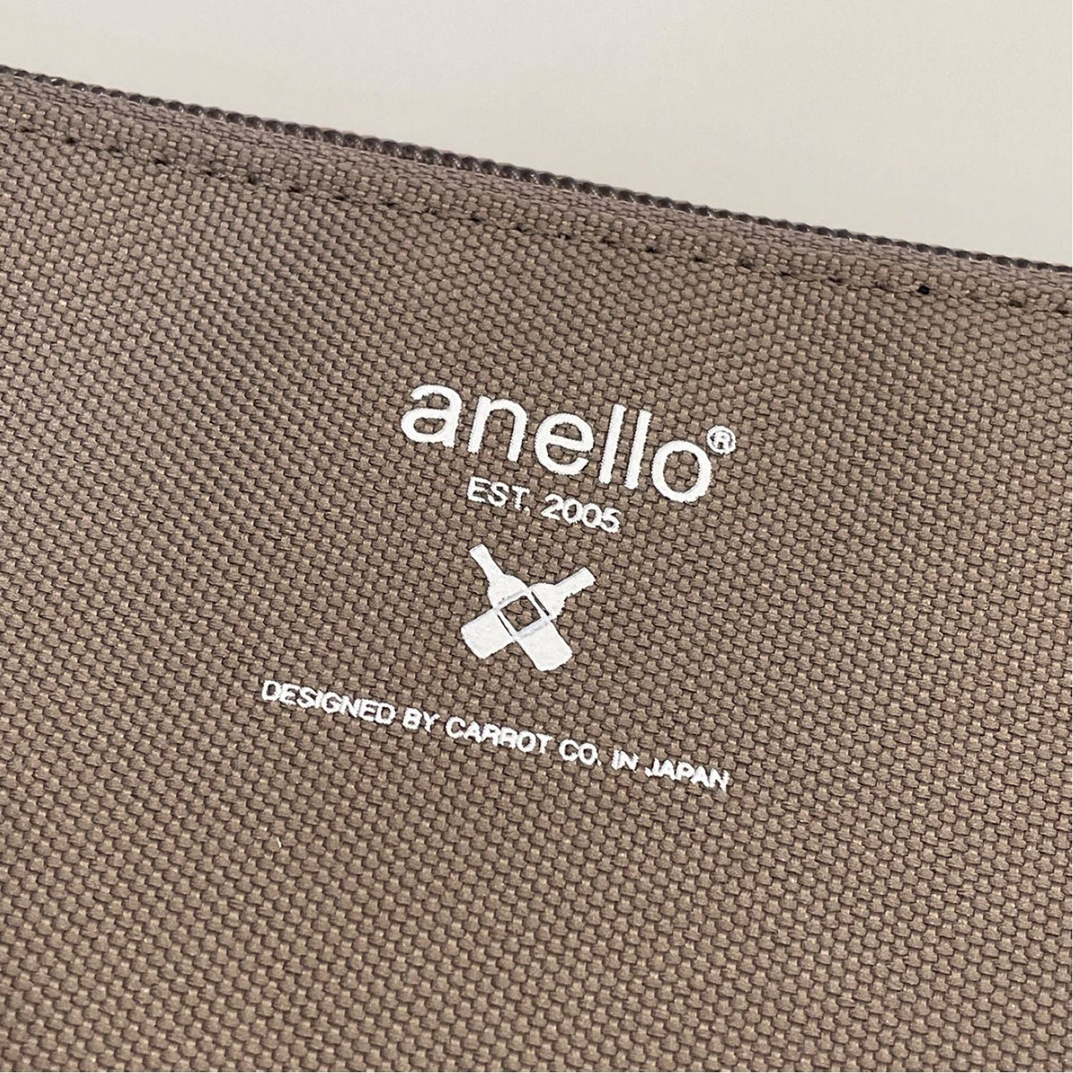 Anello Cross Bottle Pouch (Black)