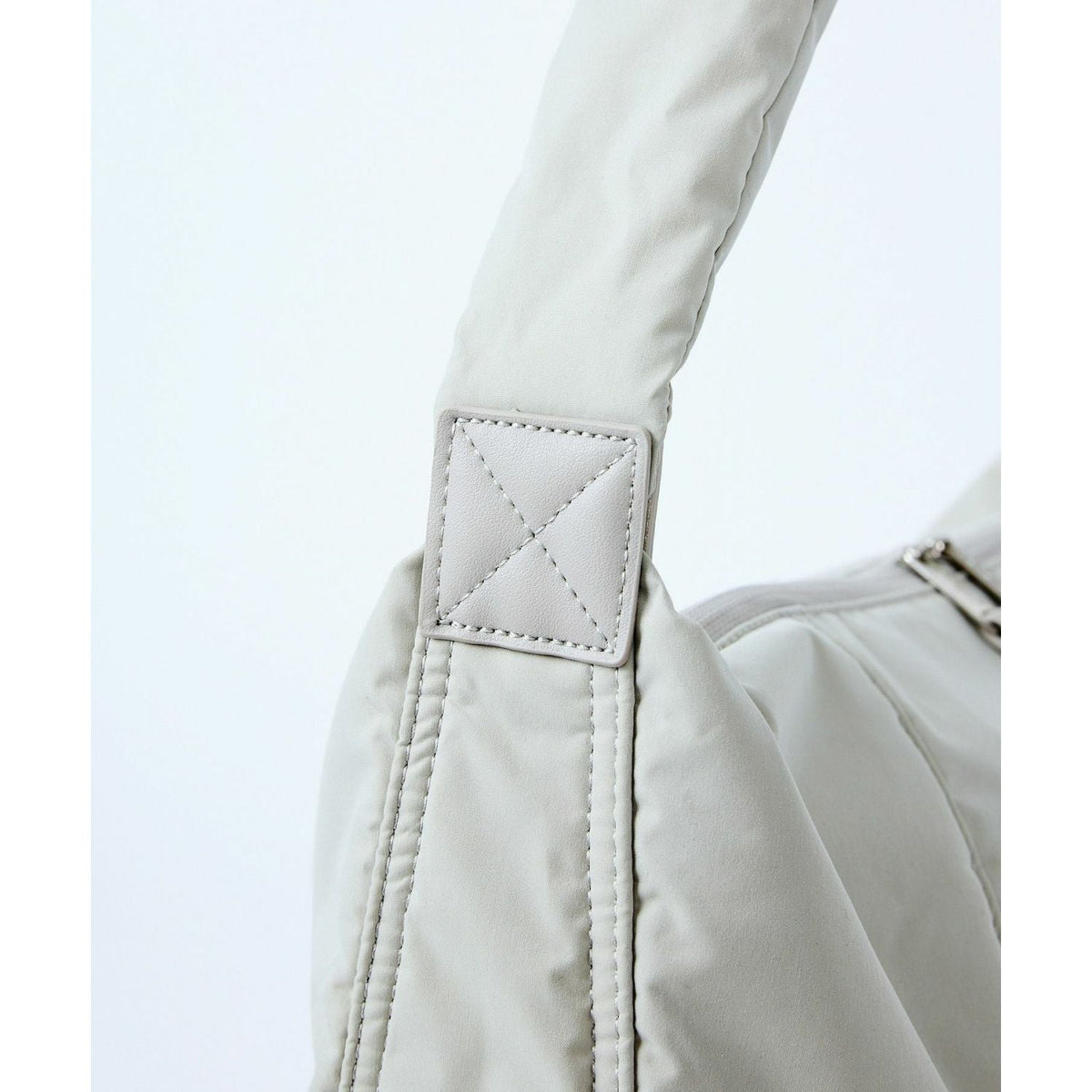 Anello Souffle Shoulder Bag (Light Grey)