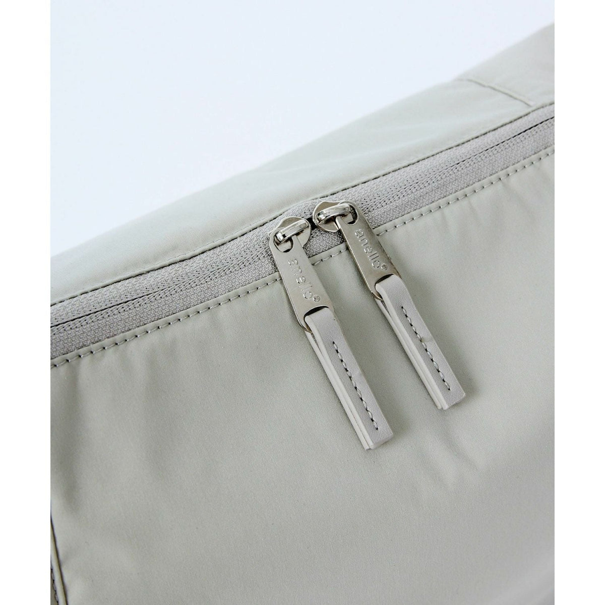 Anello Souffle Shoulder Bag (Light Grey)