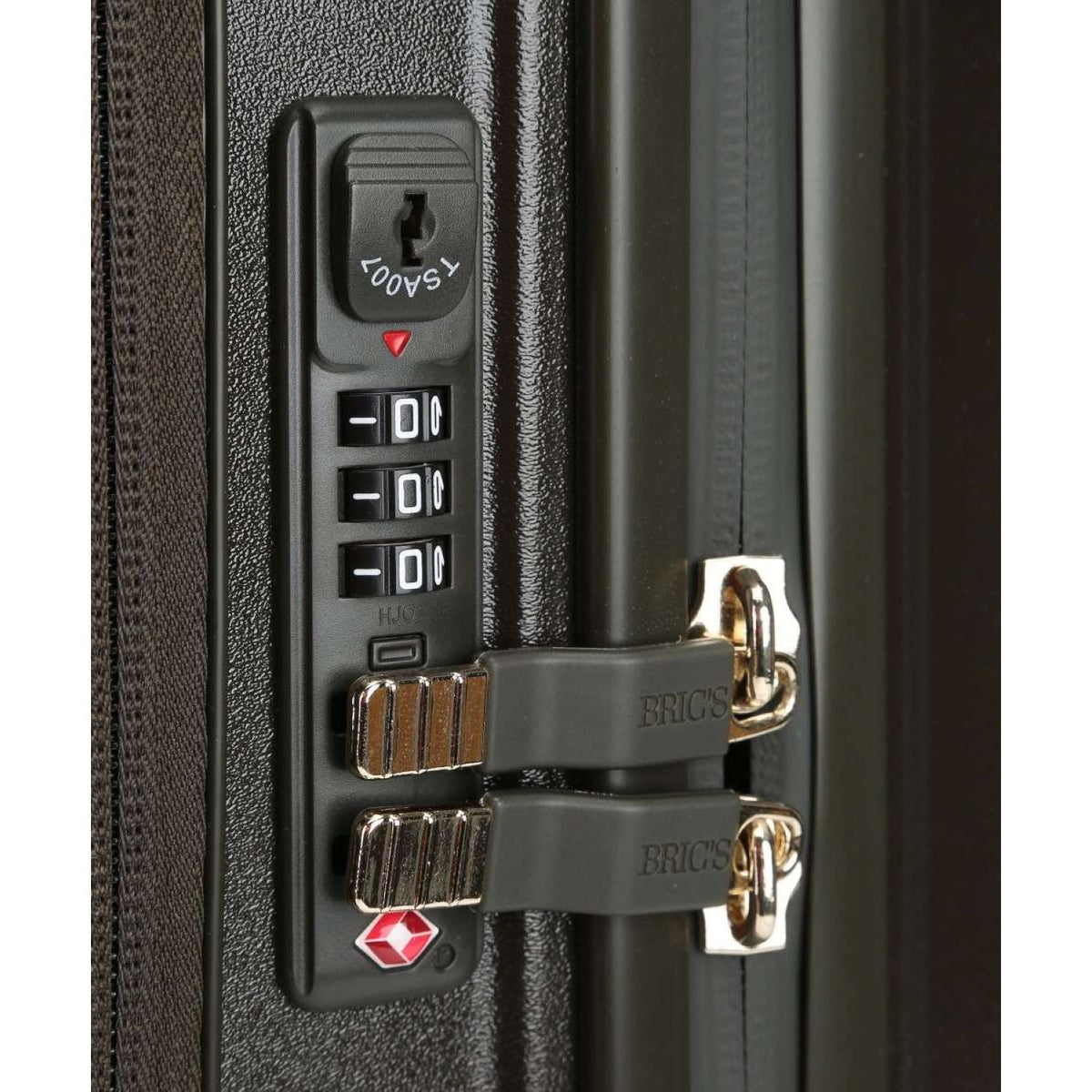 BRIC'S Bellagio V2 21" Carry On Luggage Spinner + Pocket with USB (Olive)