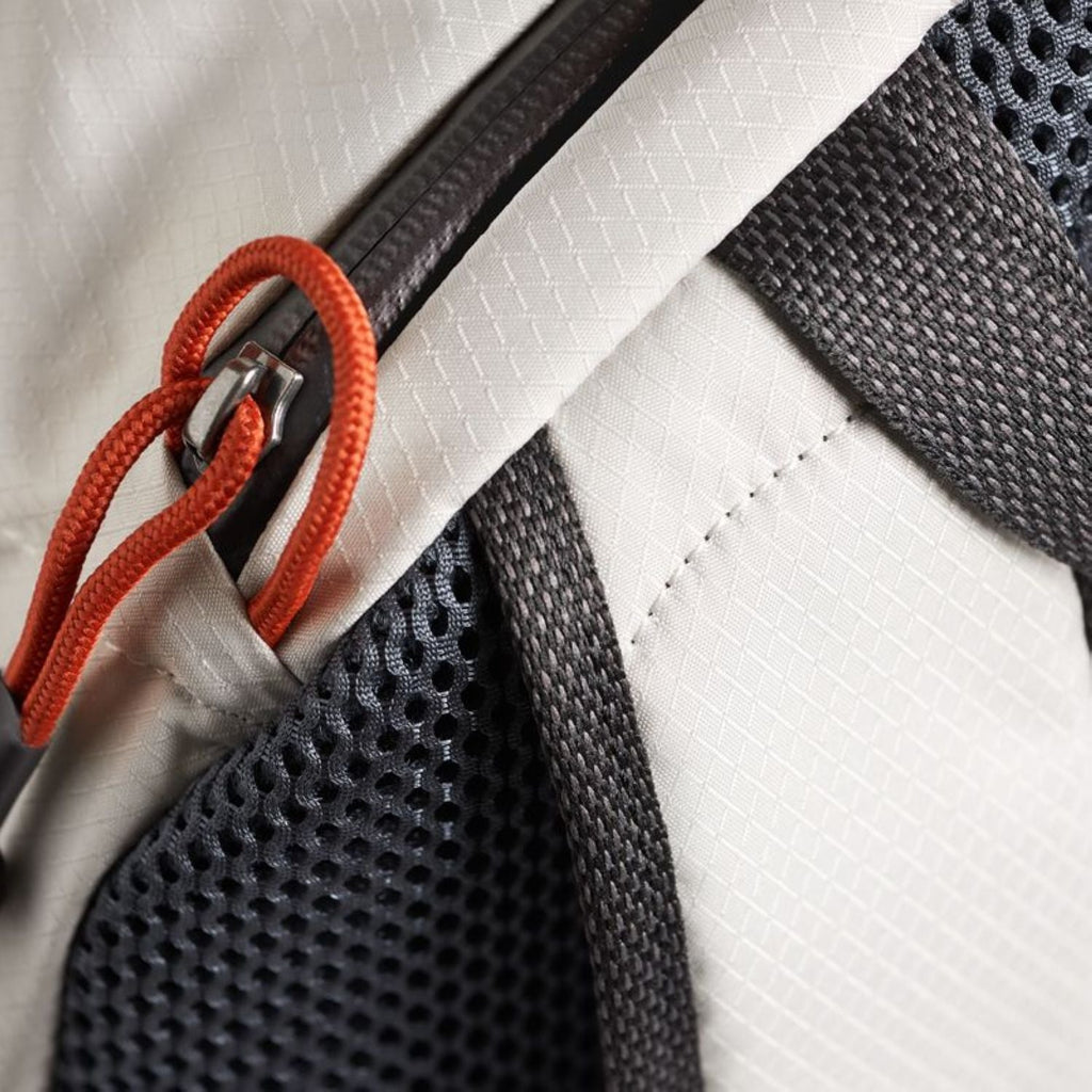 Bellroy Lite Daypack - Chalk