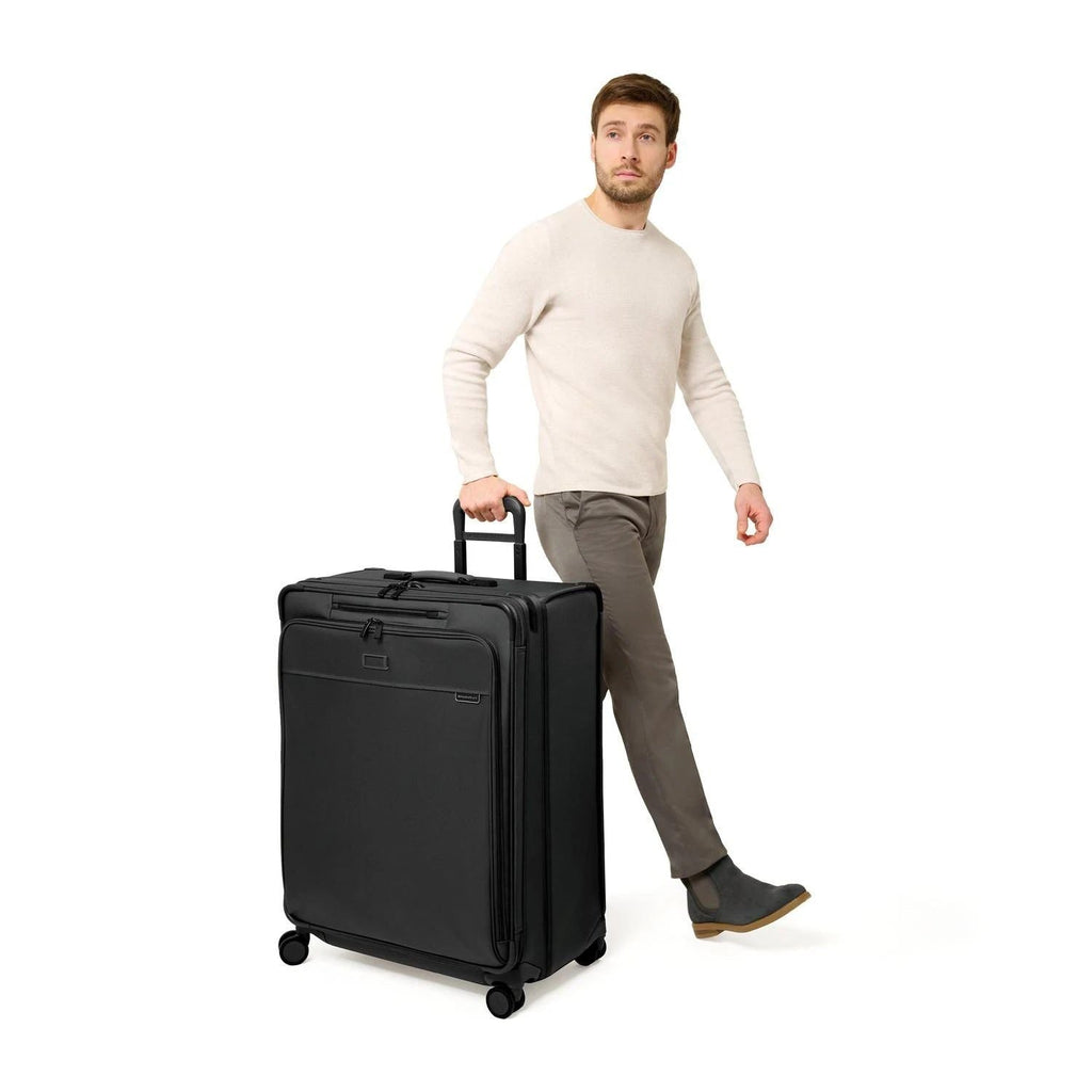 Briggs & Riley Baseline Extra Large Expandable Spinner (Black)
