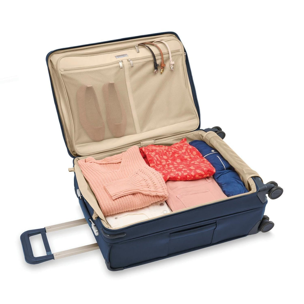 Briggs & Riley Baseline Medium Expandable Spinner (Navy)