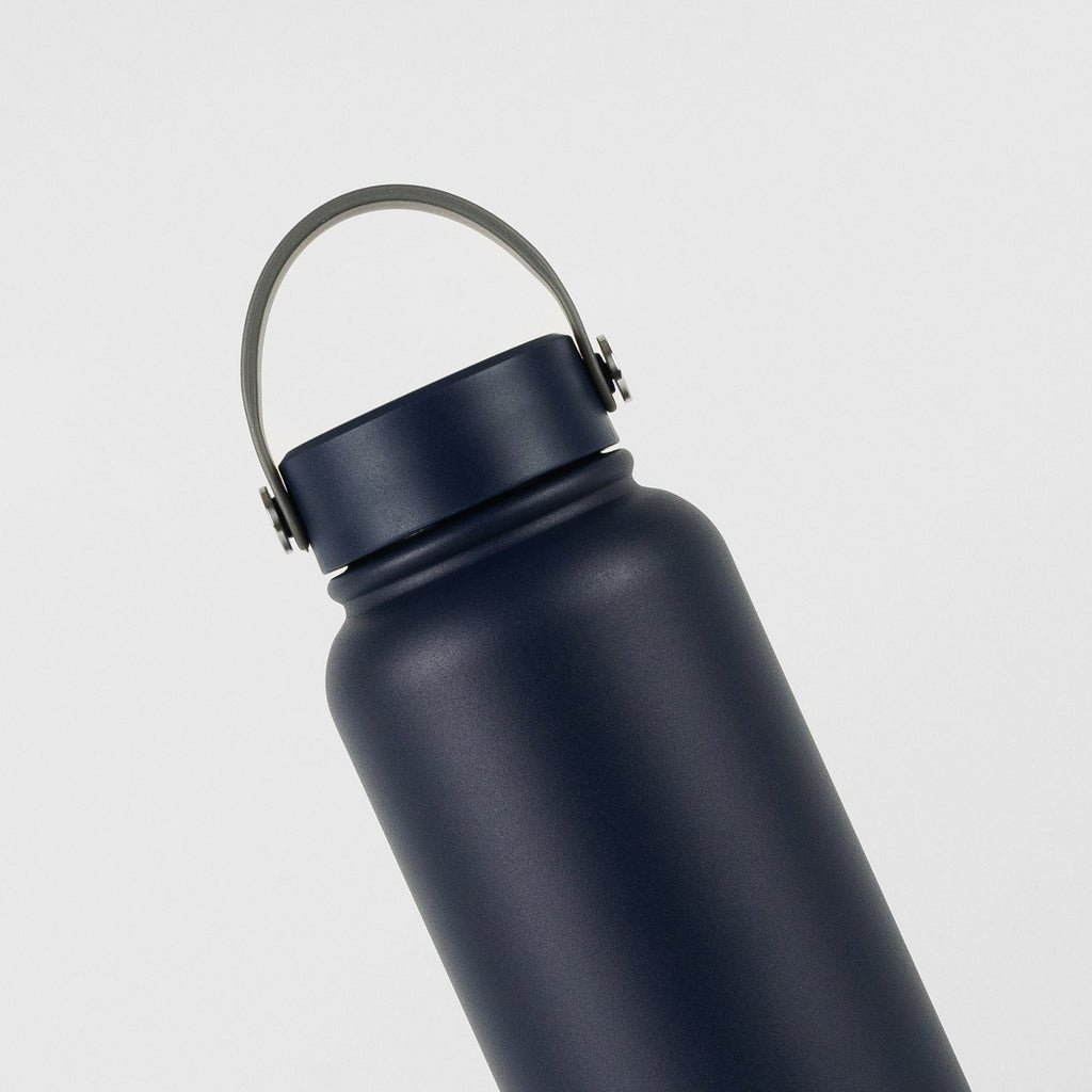 Crossing Urban Insulated S/S Bottle W Handle 950ml - Ink Blue