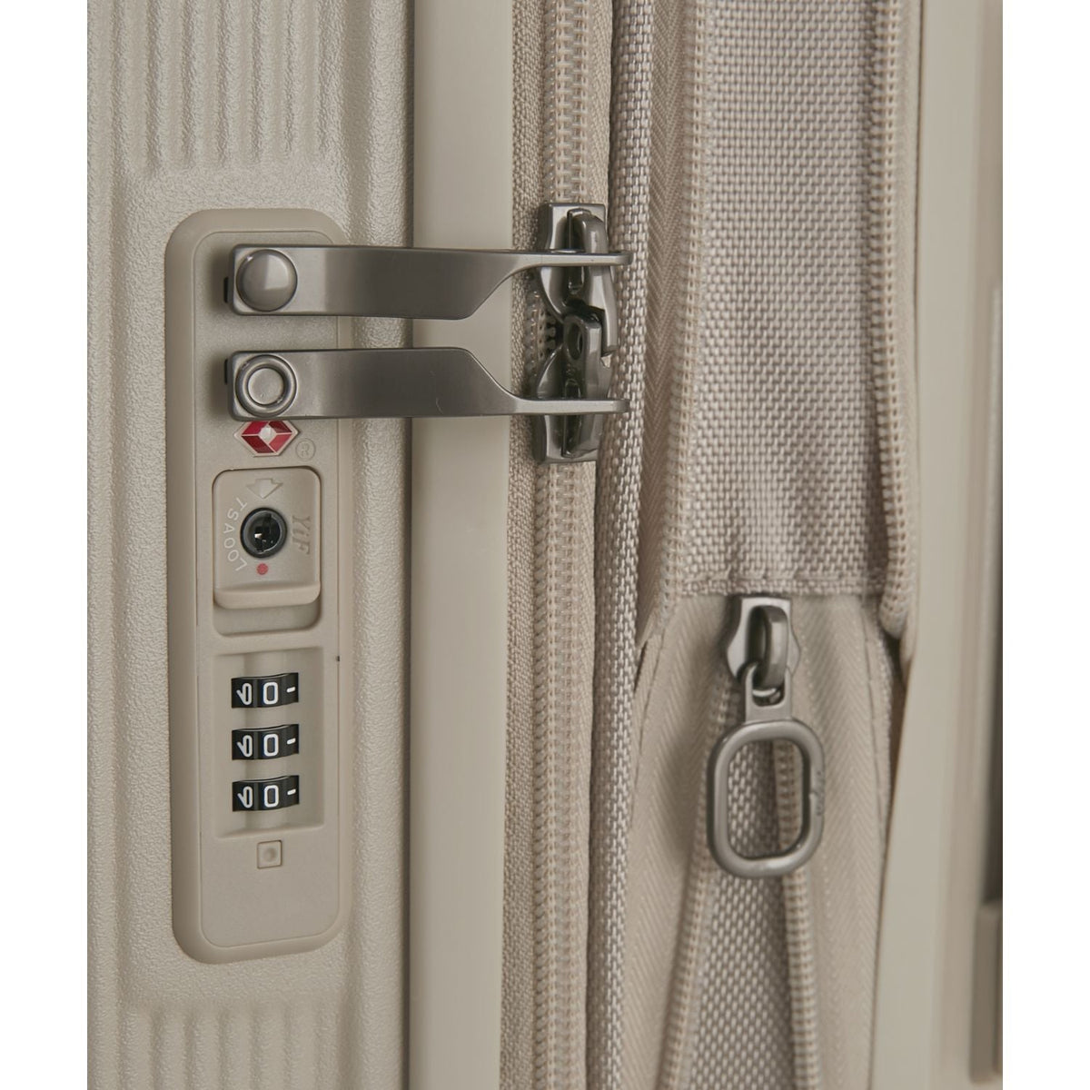 Echolac Nexus 24" Medium Expandable Luggage (Silver)