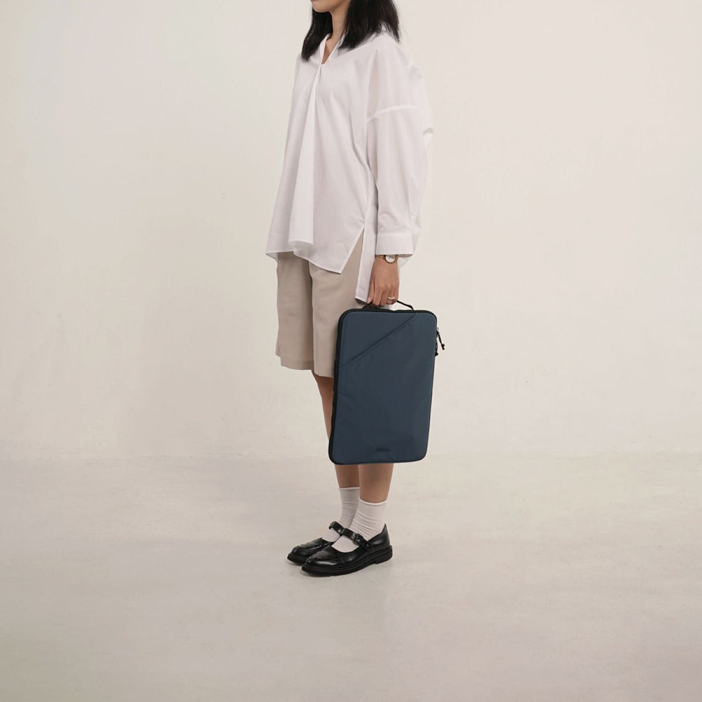 Hellolulu Eilif 3-Way Sleeve Case 16" Recycled (Blue Gray)