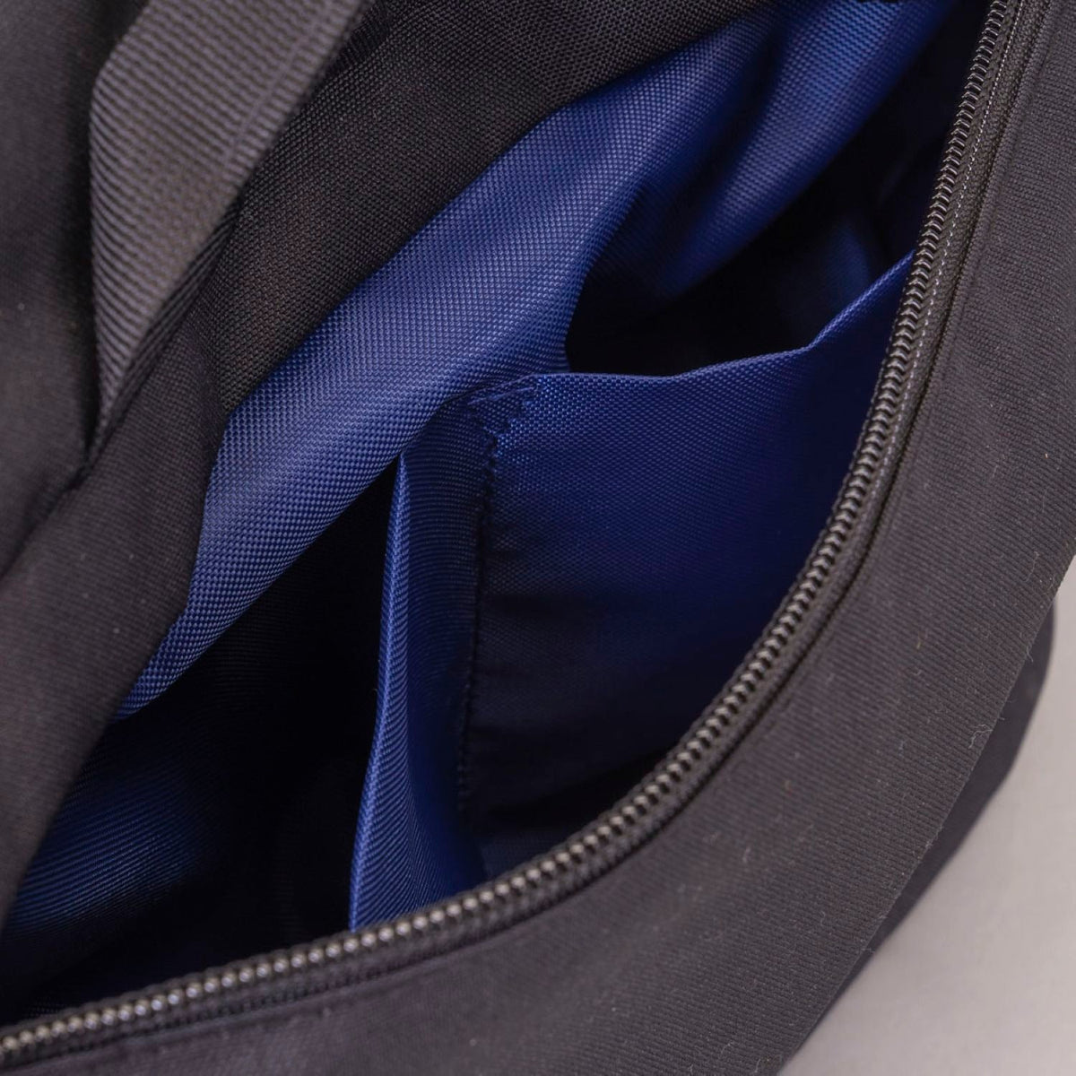 Hellolulu Kasen Shoulder Bag (Black)