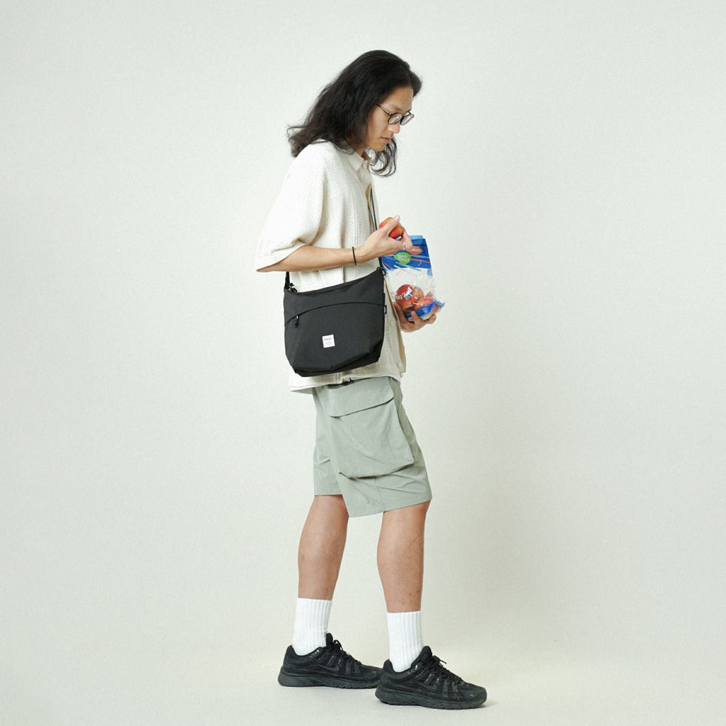Hellolulu Lucas Wide Zip Shoulder Bag (Flat Black)