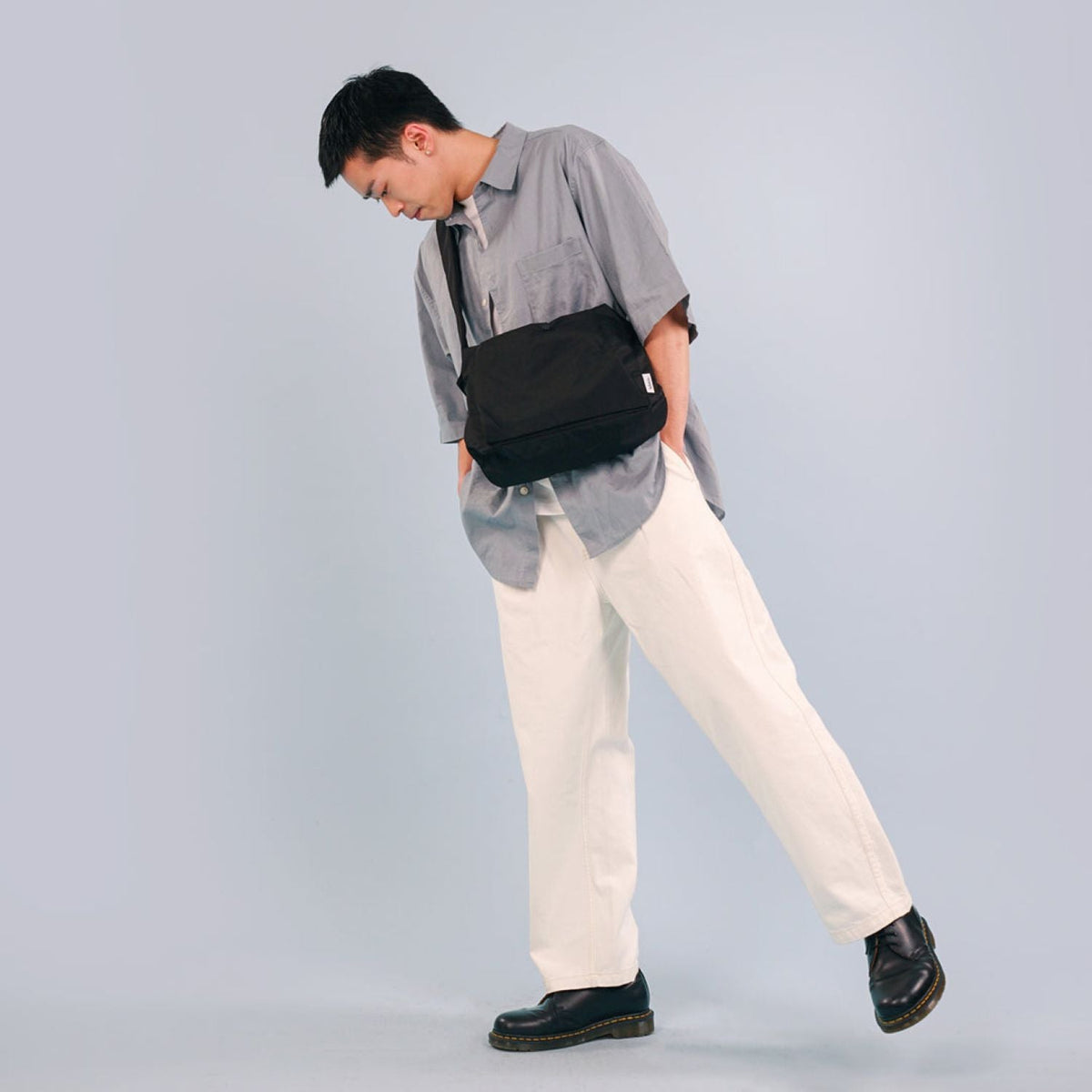 Hellolulu Nick 2 Way Drawstring Shoulder Bag (Black)
