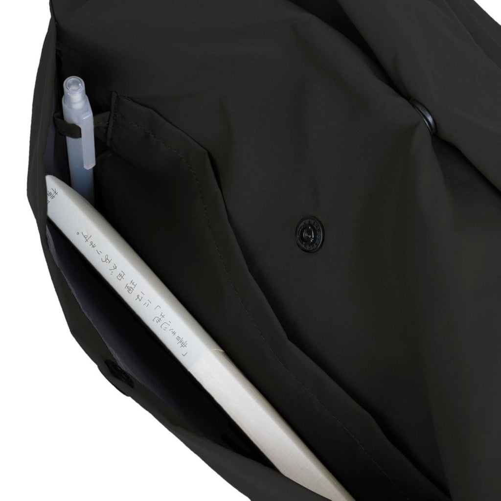 Hellolulu Nick 2 Way Drawstring Shoulder Bag (Black)