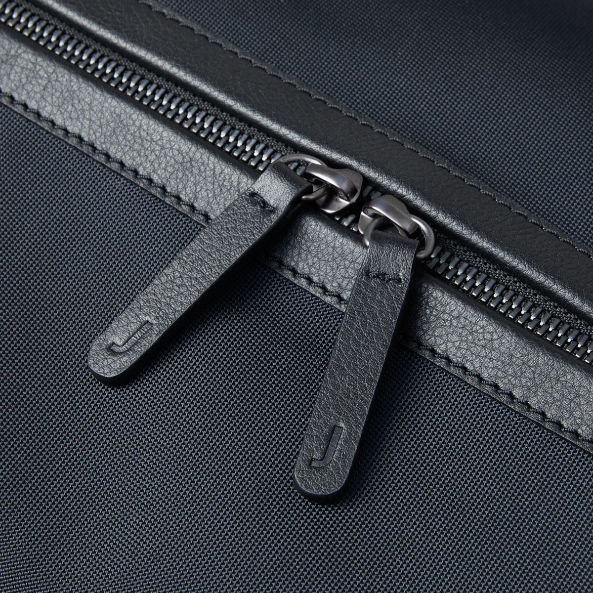 July Volume+ Weekender (Cabin) - Navy