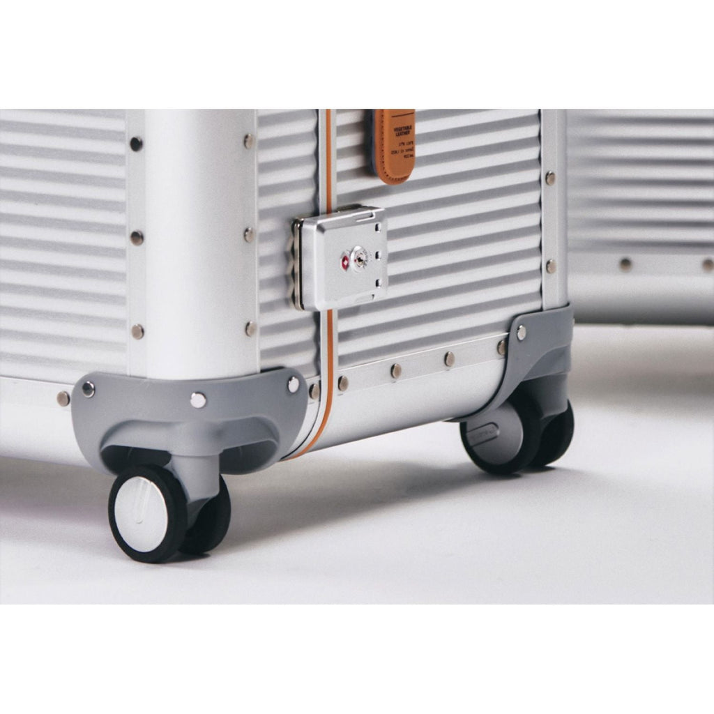 RAWROW R Trunk Aluminium 50L/20'' Carry On Luggage (Silver)