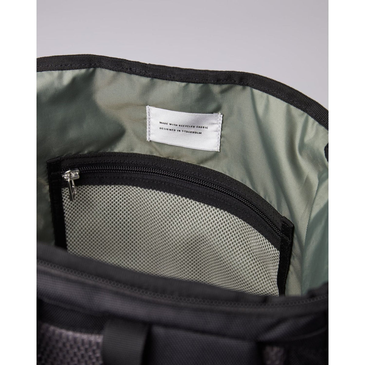 Sandqvist Sune Backpack - Black W/Black Webbing