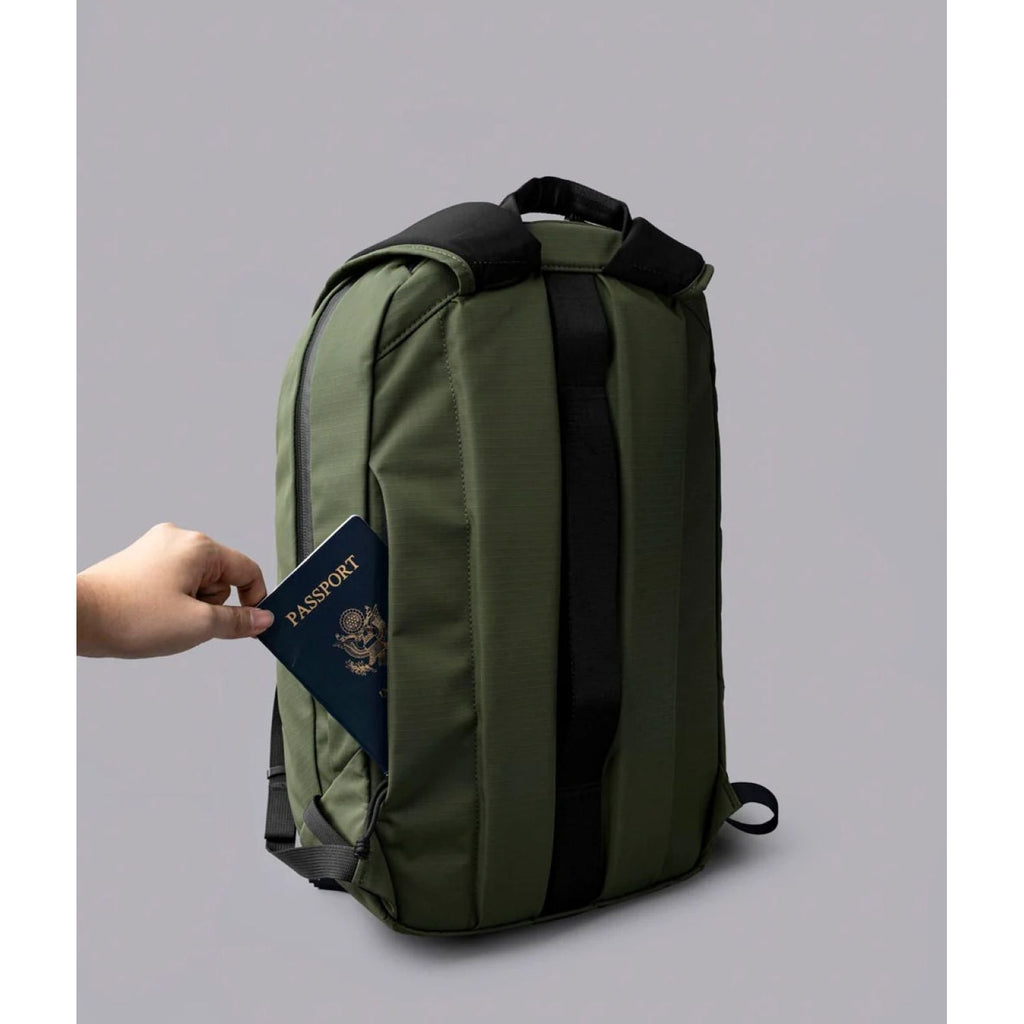 ALPAKA Essential Backpack Lite Axoflux 210D 16L (Green)