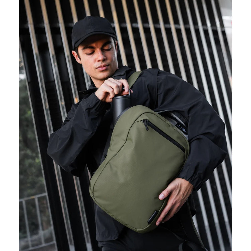 ALPAKA Essential Backpack Lite Axoflux 210D 16L (Olive Green)