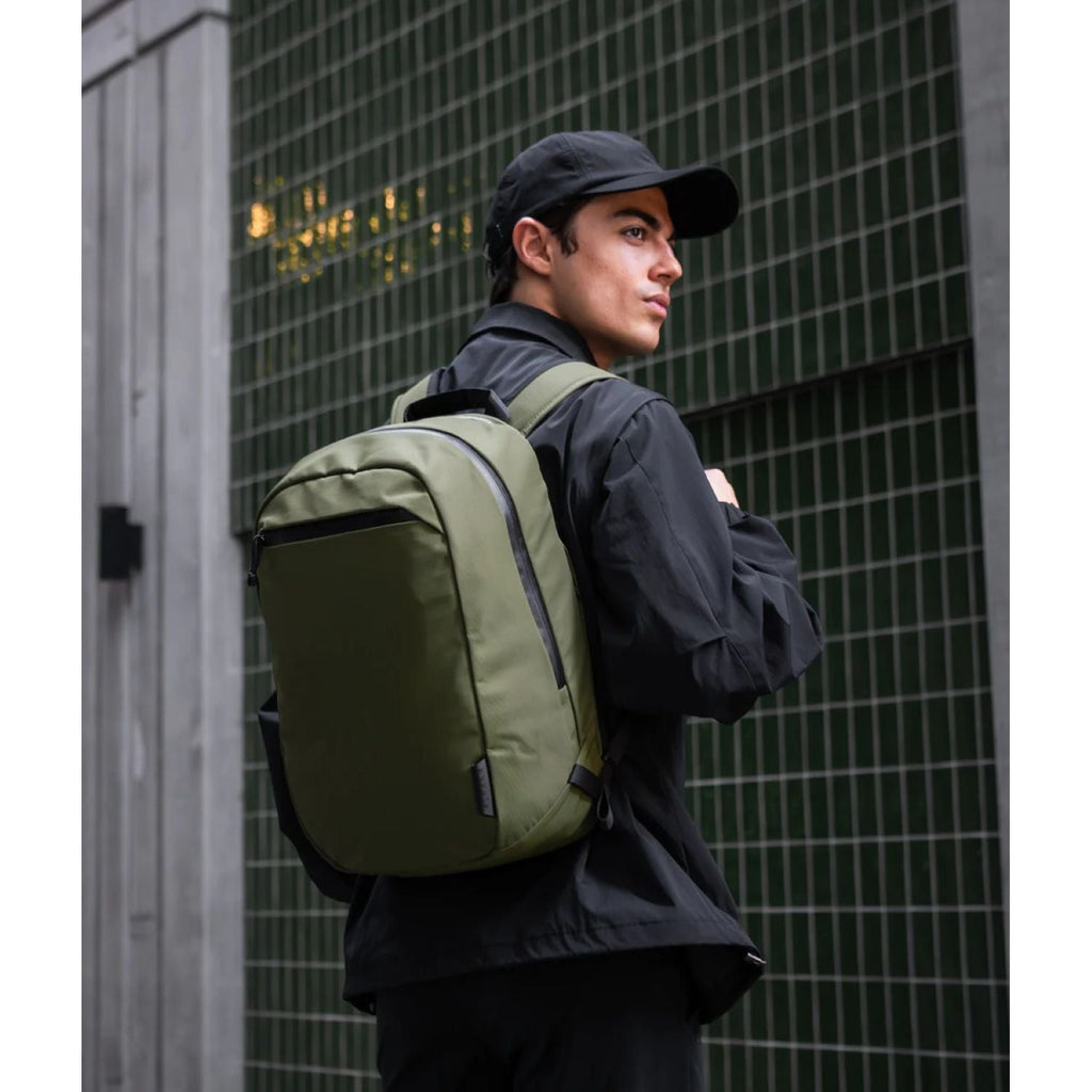 ALPAKA Essential Backpack Lite Axoflux 210D 16L (Olive Green)