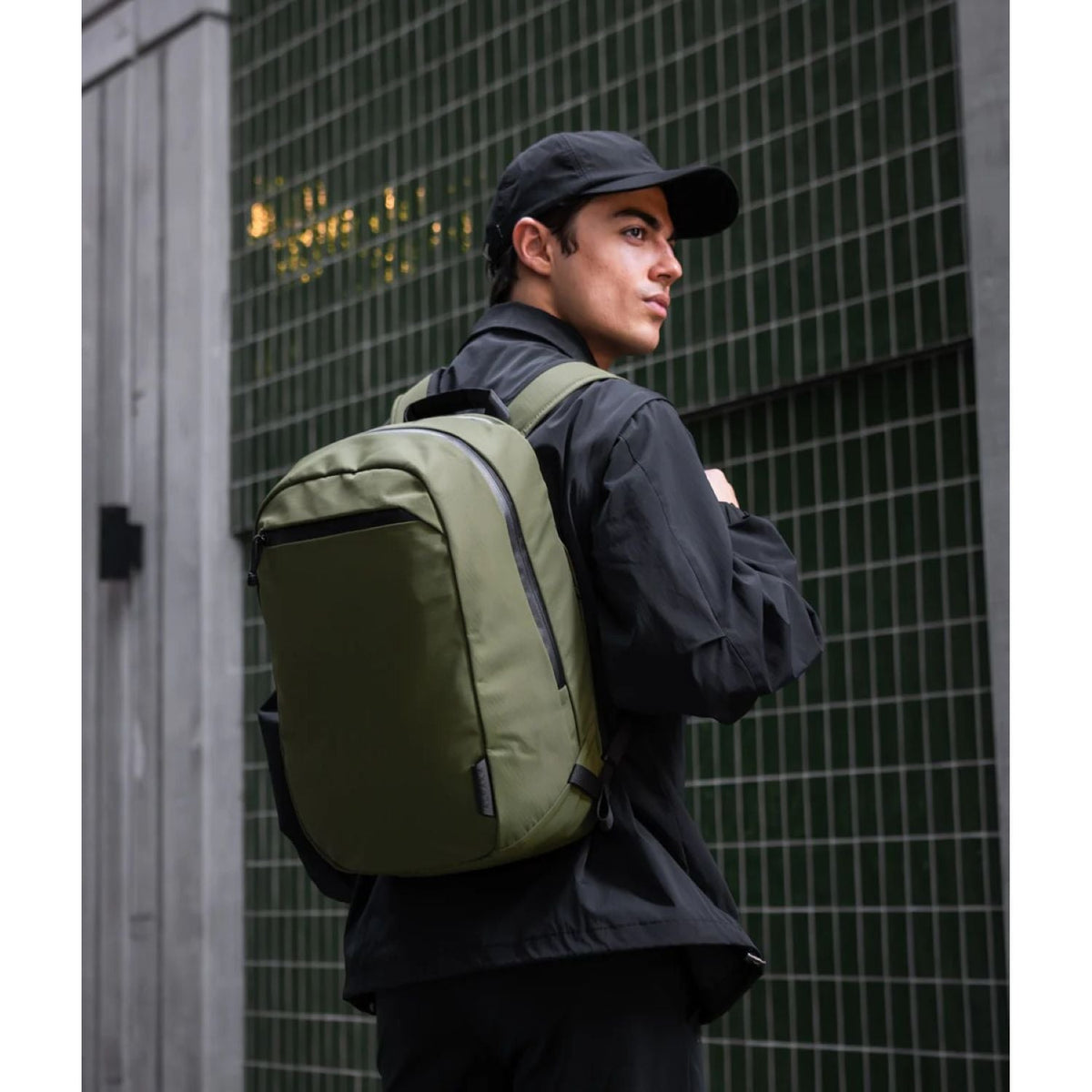 ALPAKA Essential Backpack Lite Axoflux 210D 16L (Olive Green)