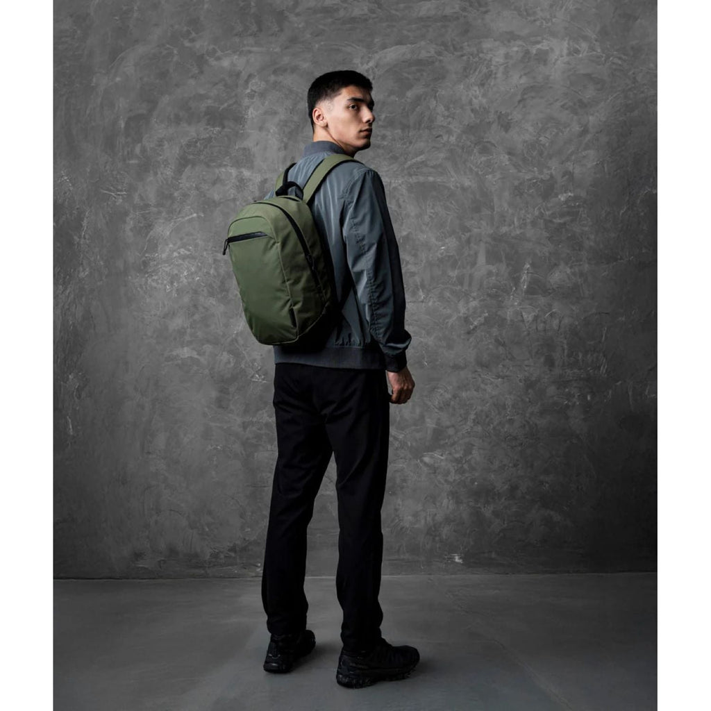 ALPAKA Essential Backpack Lite Axoflux 210D 16L (Olive Green)