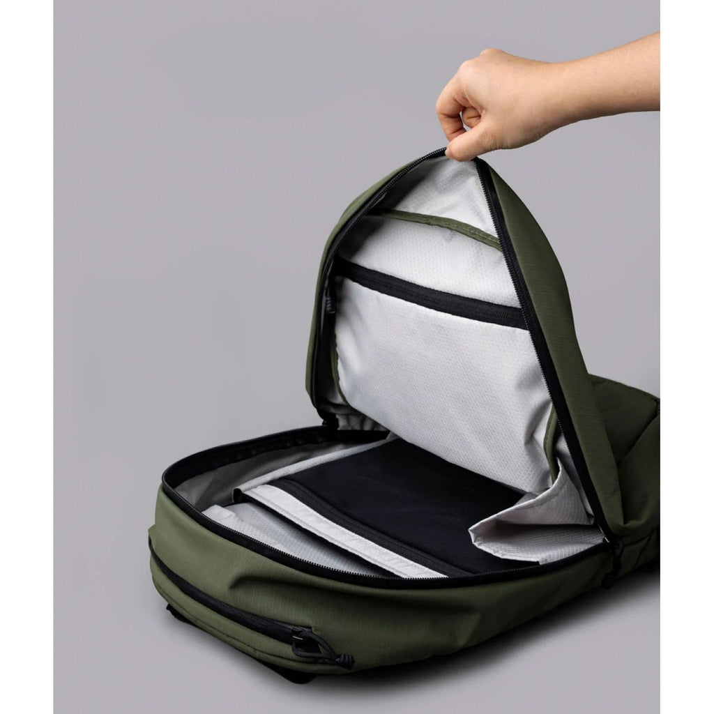 ALPAKA Essential Backpack Lite Axoflux 210D 16L (Olive Green)