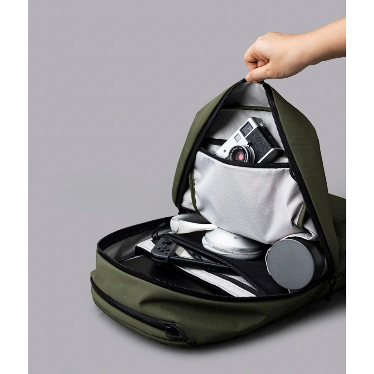 ALPAKA Essential Backpack Lite Axoflux 210D 16L (Olive Green)