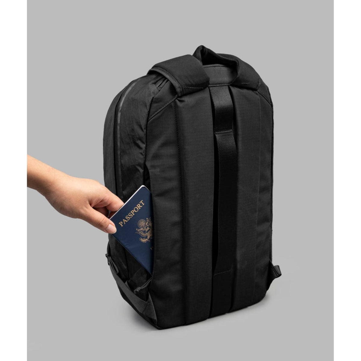 ALPAKA Essential Backpack Lite X-Pac VX21 16L (Black)