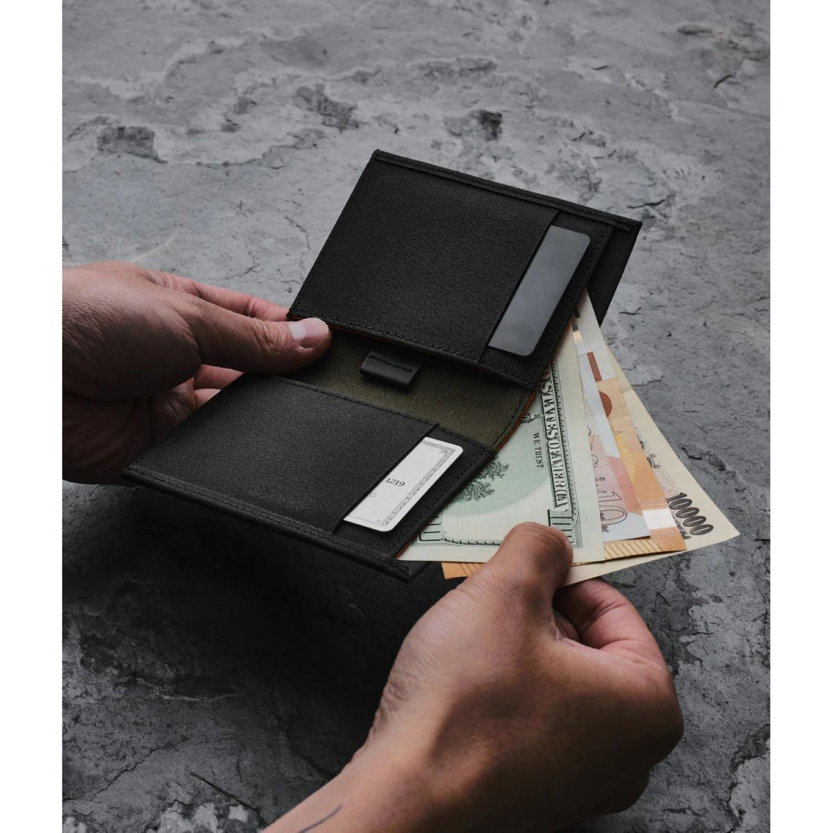 Alpaka Bifold Cash Wallet Axoflux 300D (Black)