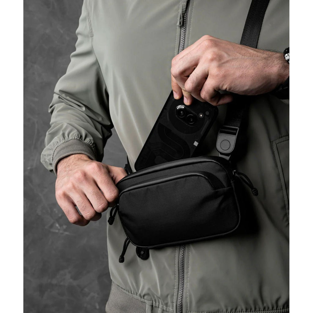 ALPAKA Bravo Passport Pouch Axoflux 210D (Black)