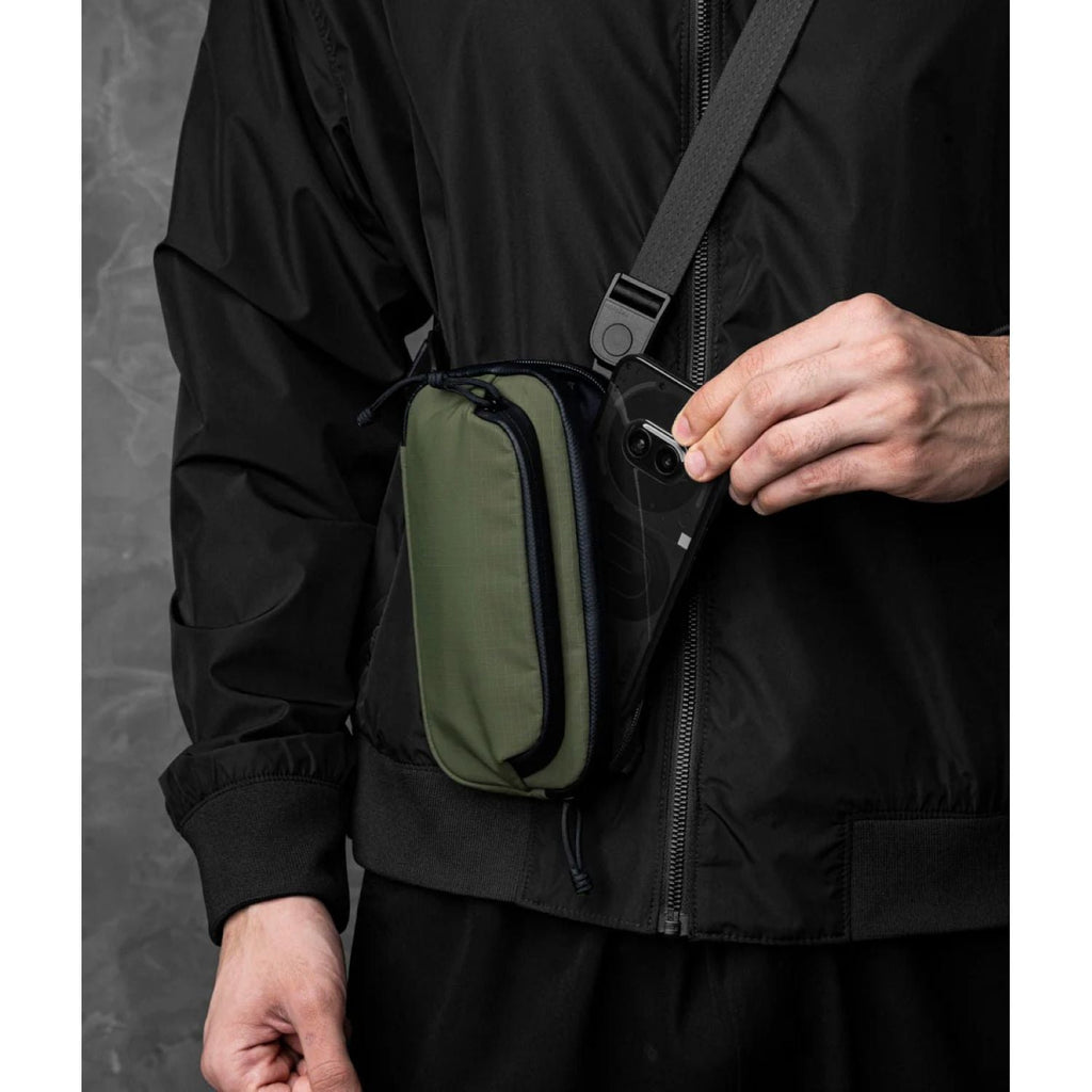 ALPAKA Bravo Passport Pouch Axoflux 210D (Green)