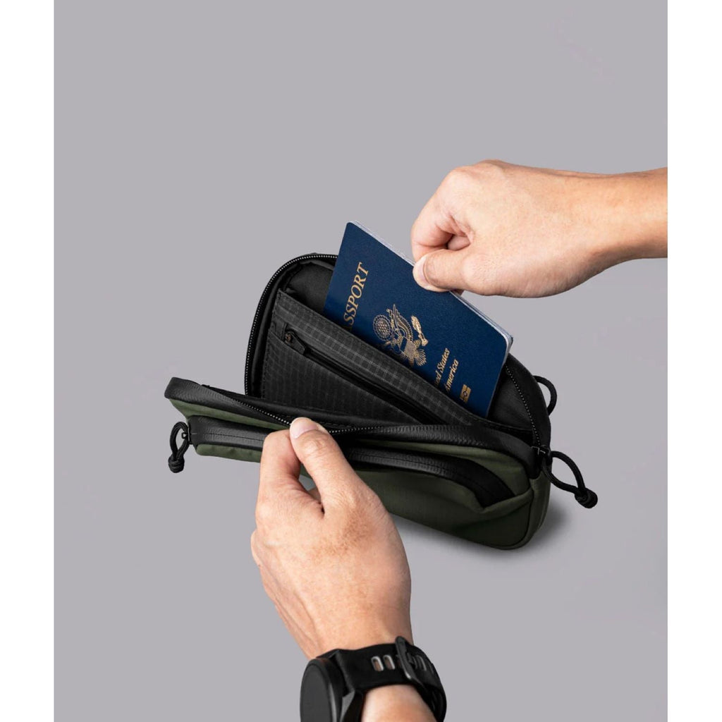 ALPAKA Bravo Passport Pouch Axoflux 210D (Green)