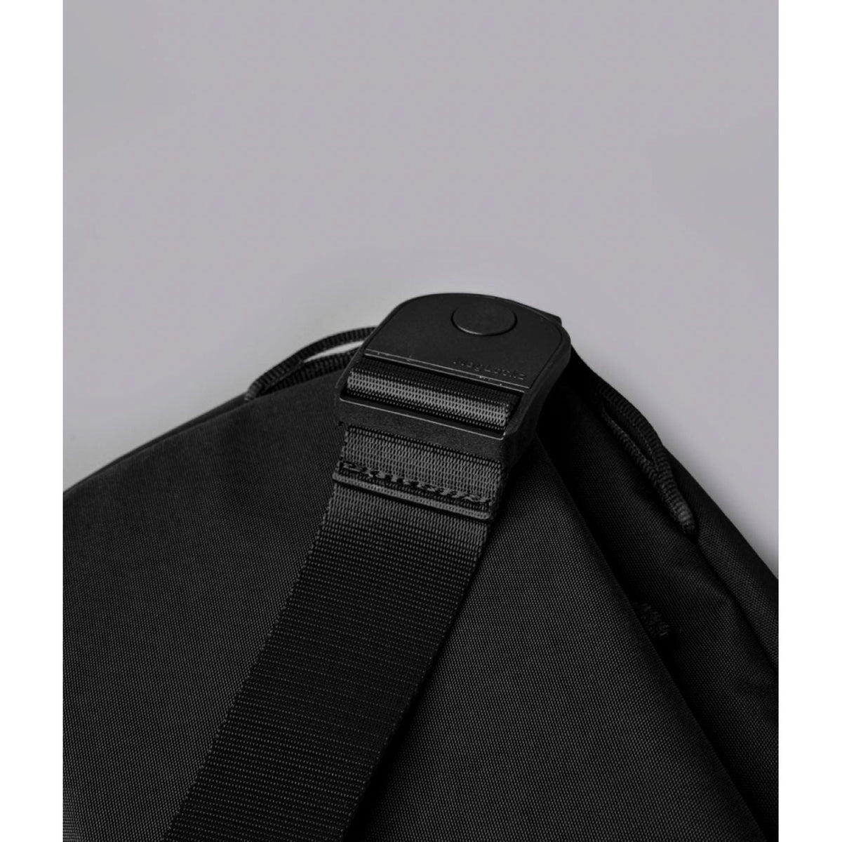 ALPAKA Eclipse Gaming Sling Axoflux 400D Washed Nylon (Black)