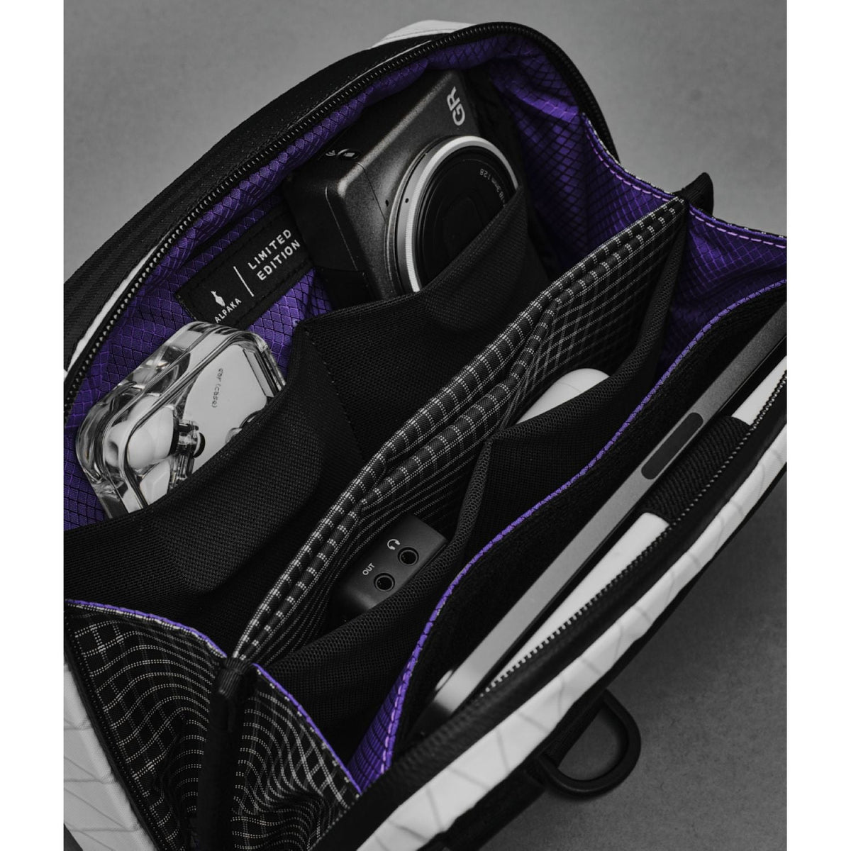ALPAKA Elements Tech Case Max X-Pac VX21 (Cyber Edition)