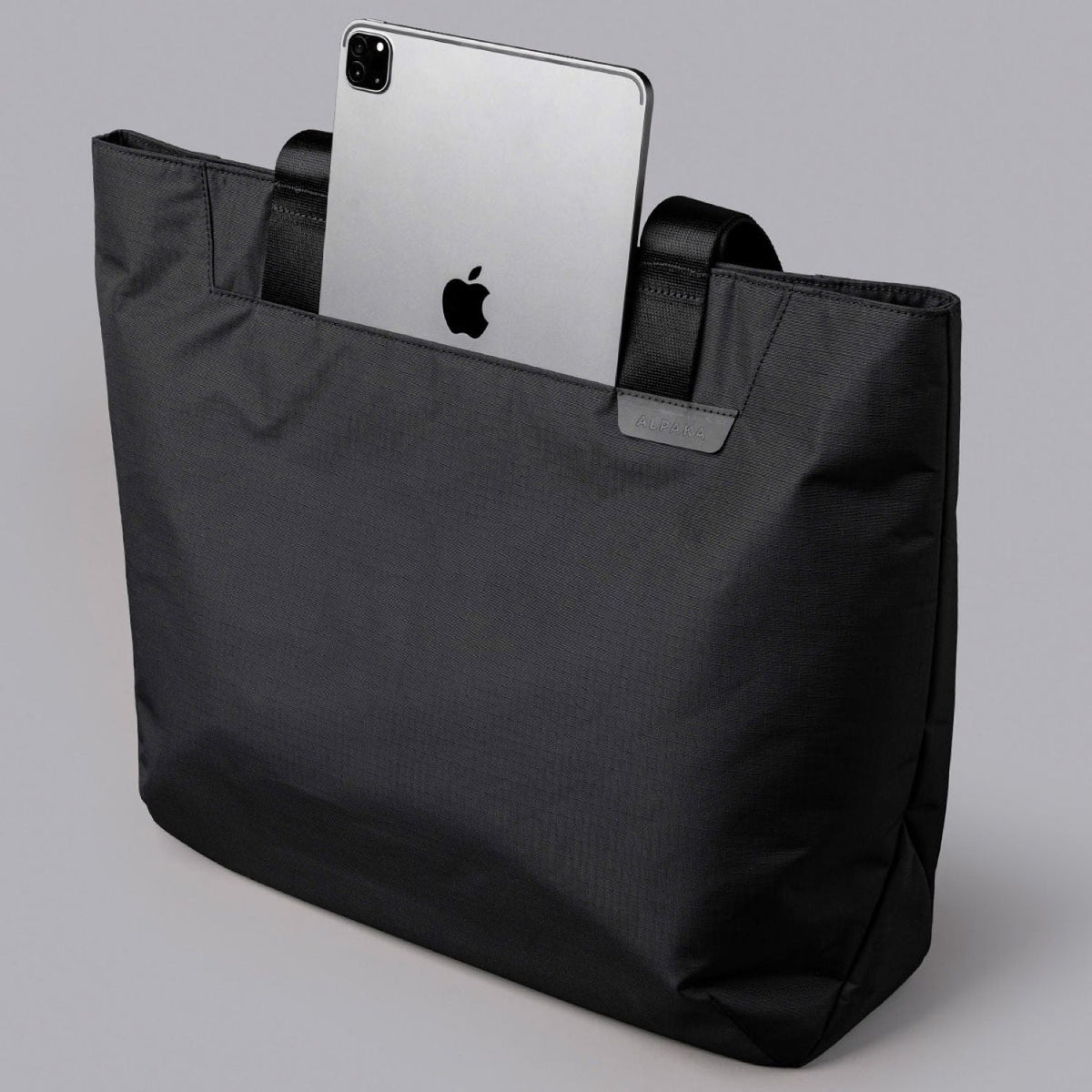 ALPAKA Elements Tote Bag (L) Axoflux 210D (Black/Grey)
