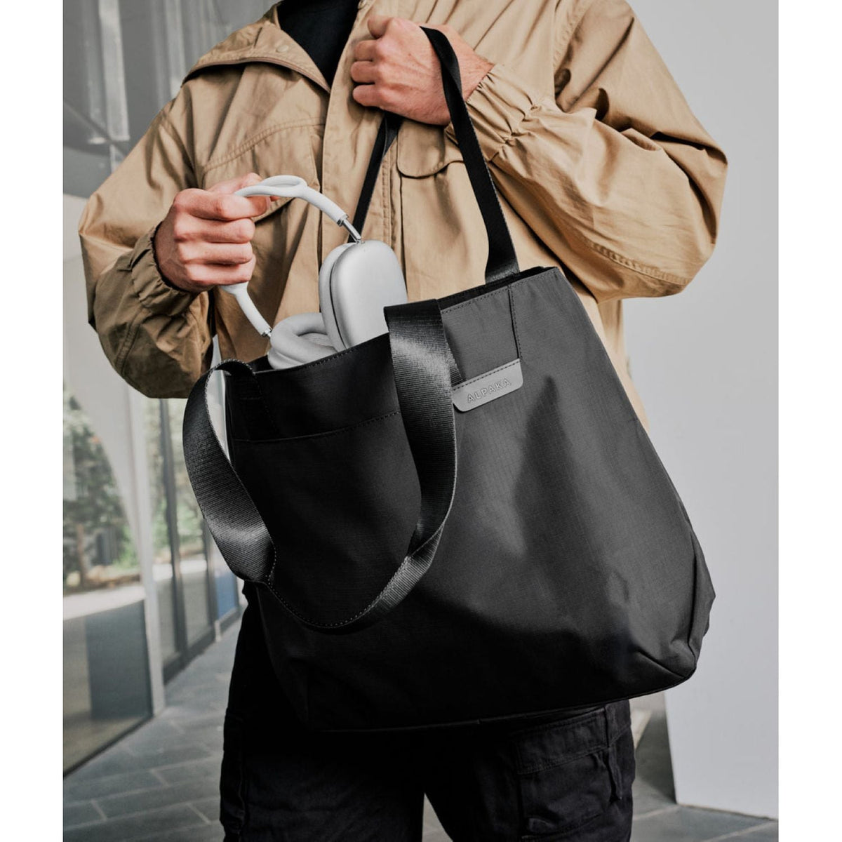 ALPAKA Elements Tote Bag (M) Axoflux 210D (Black/Grey)