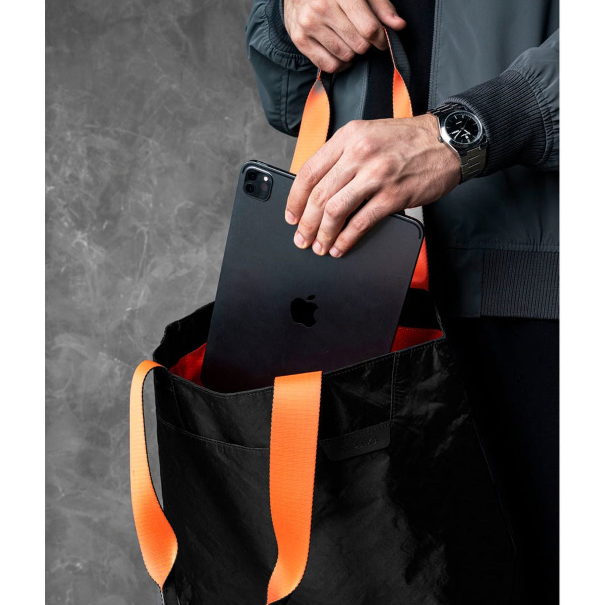 ALPAKA Elements Tote Bag (M) Ecopak EPLX200 (Black Knight)