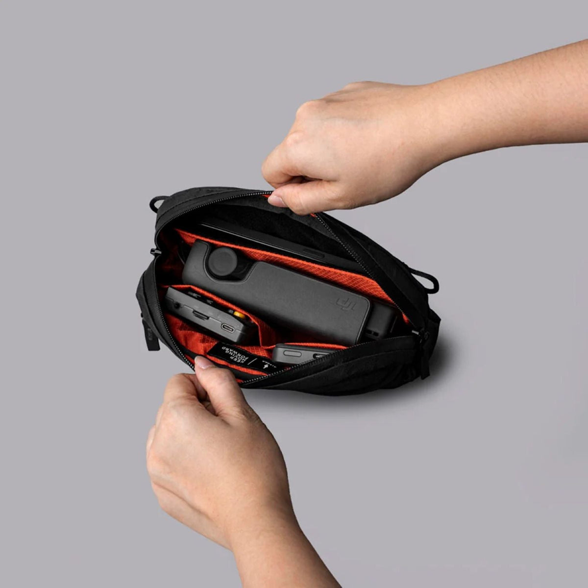 ALPAKA Flight Sling 1L Ultradyne 100D (Black)