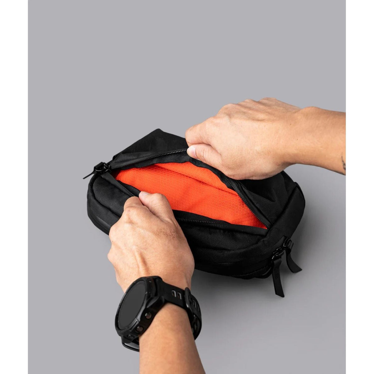 ALPAKA Flight Sling 1L X-Pac VX07 Ripstop (Black)