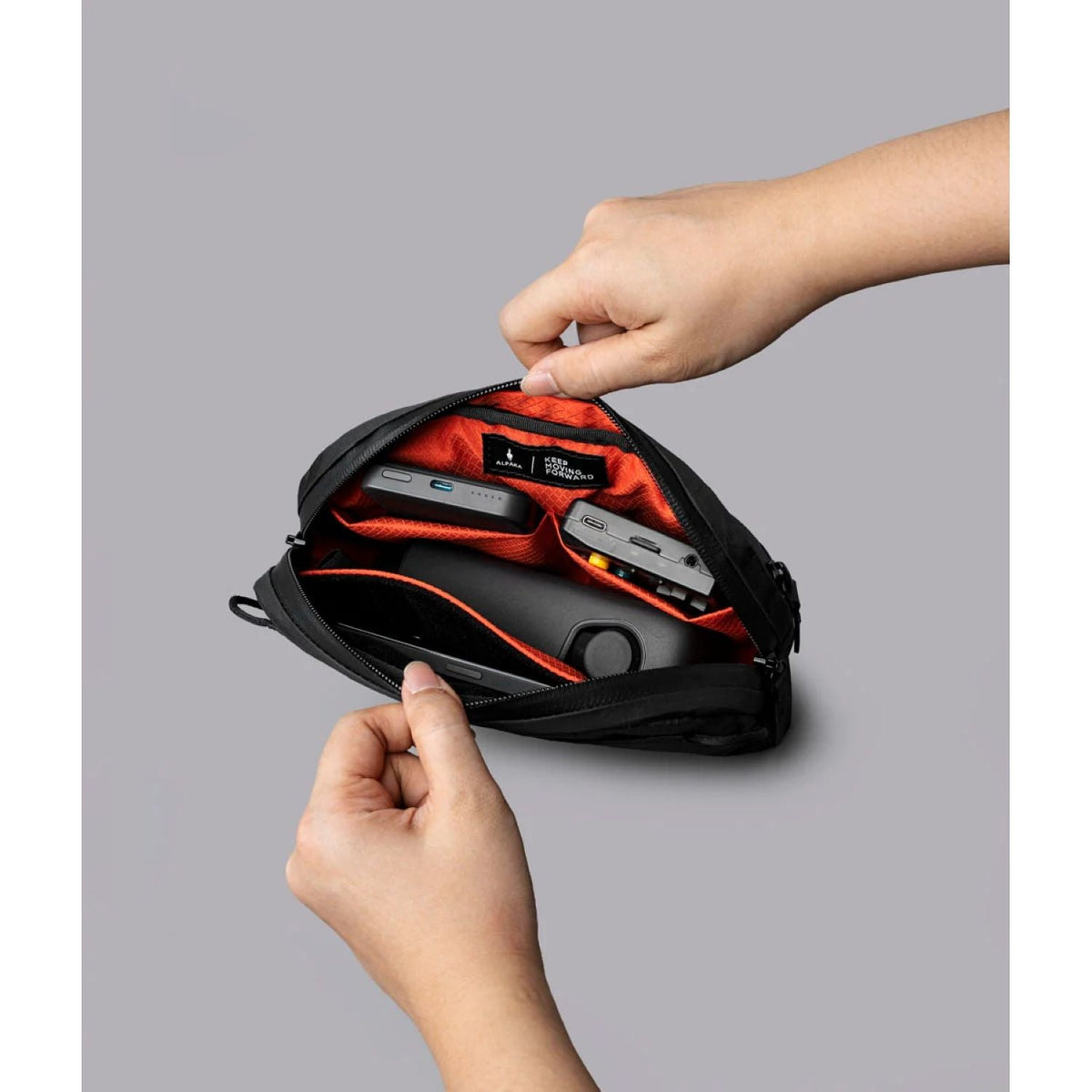 ALPAKA Flight Sling 1L X-Pac VX07 Ripstop (Black)