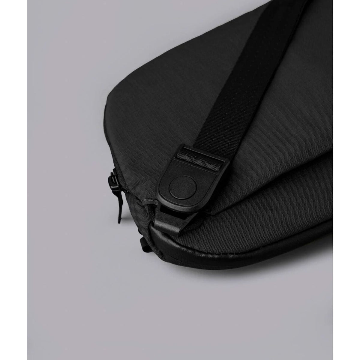 ALPAKA Flight Sling Pro 2.5L Axoflux 400D Ripstop Nylon (Black)