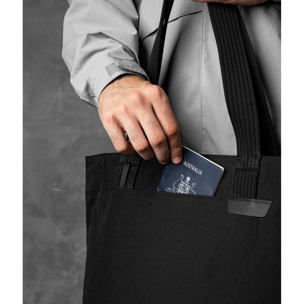 ALPAKA Flight Tote Bag (L) Axoflux 400D (Black)