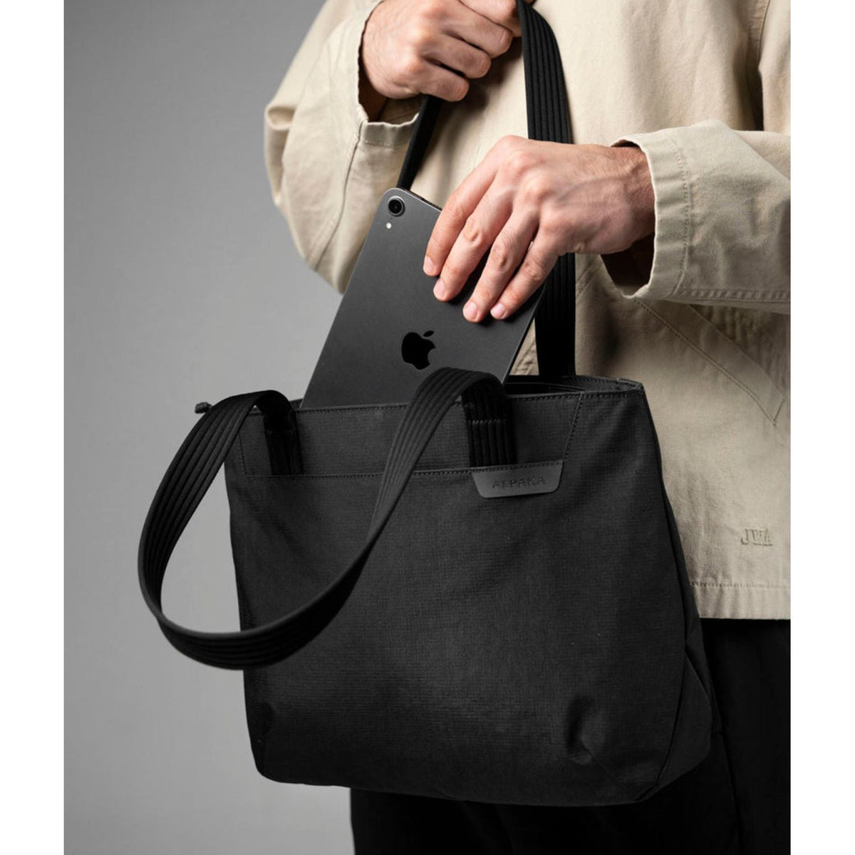 ALPAKA Flight Tote Bag (S) Axoflux 400D Ripstop Nylon (Black)