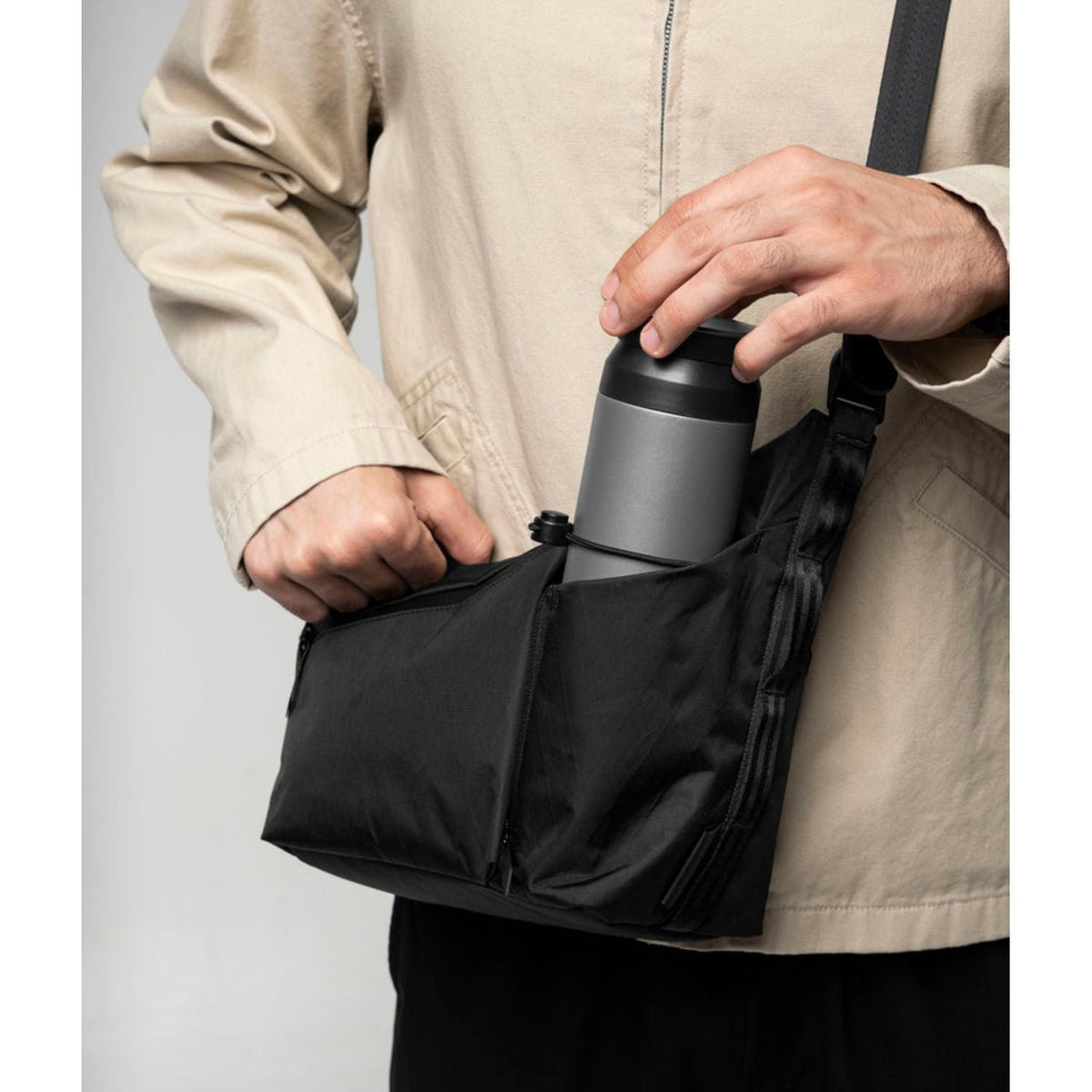 ALPAKA Flow Satchel 4L X-Pac X42 (Black)