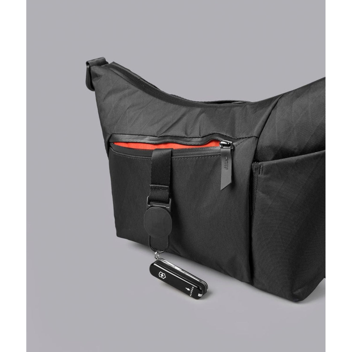 ALPAKA Flow Satchel 4L X-Pac X42 (Black)