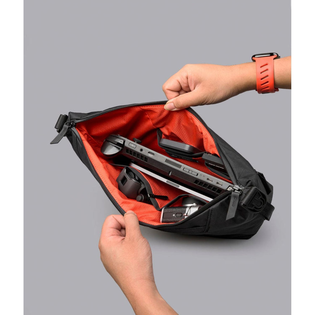 ALPAKA Flow Satchel 4L X-Pac X42 (Black)