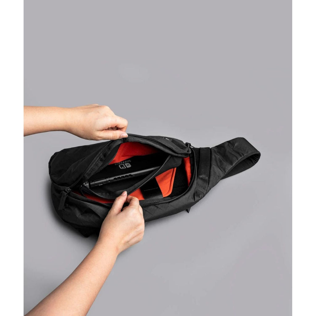 ALPAKA Metro Crossbody Left Shoulder Ultradyne 100D (Black)
